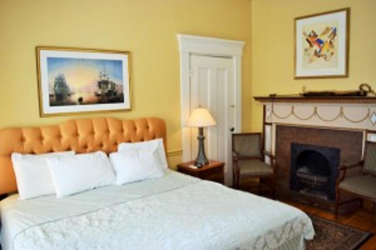 ニューポート Bellevue House Bed & Breakfast エクステリア 写真